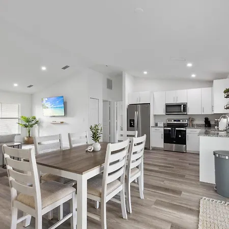 Modern Newly Built Cape Coral Vacation Rental